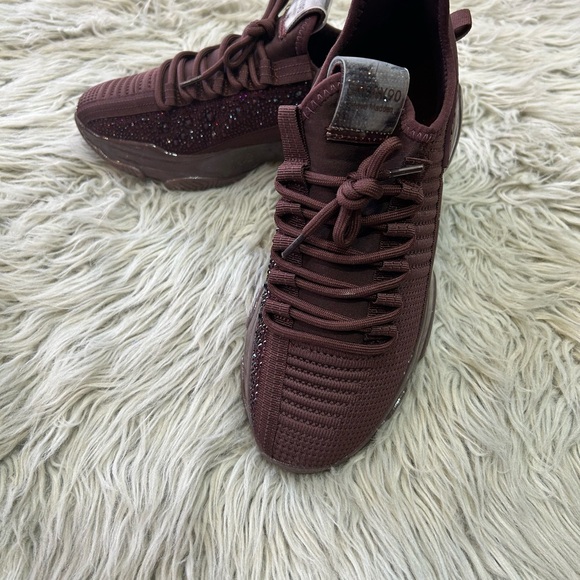 Steve Madden Burgundy Multi Maxima Sneaker - Picture 4 of 12